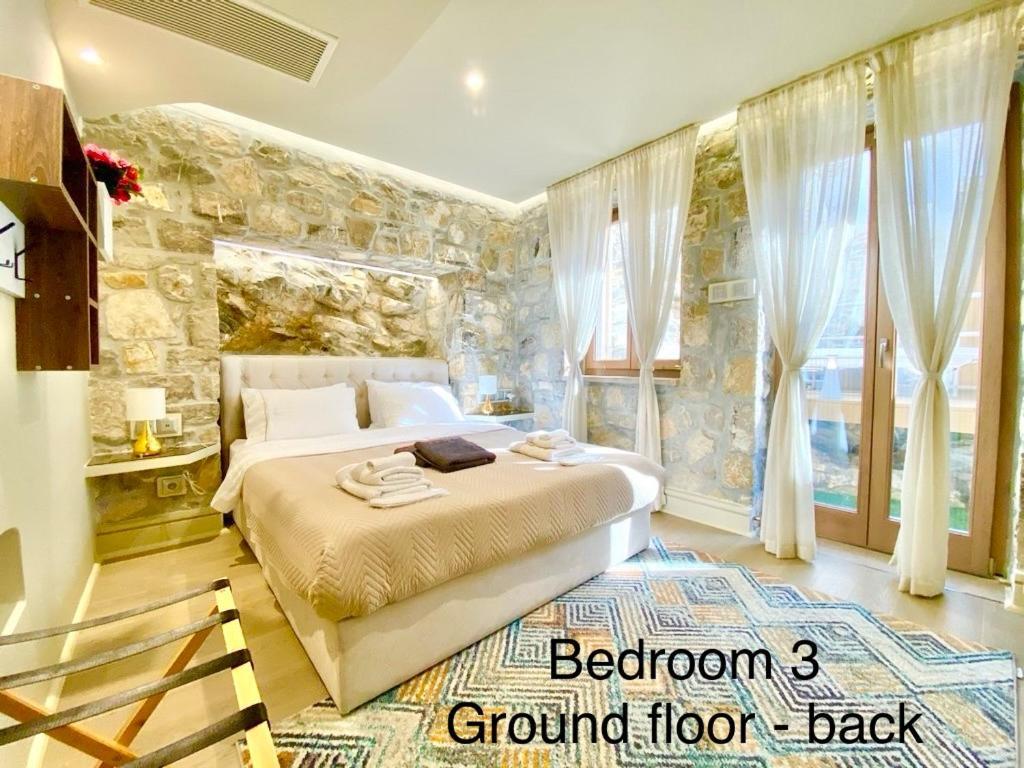 Villasonboard Rock Villa 3 Bed, 3 Bath, Jacuzzi, Seaside Ermioni Exterior photo