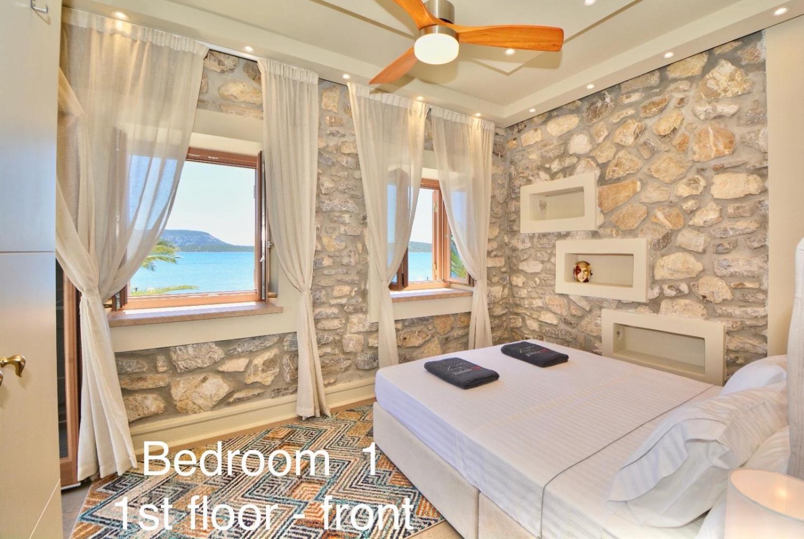 Villasonboard Rock Villa 3 Bed, 3 Bath, Jacuzzi, Seaside Ermioni Exterior photo