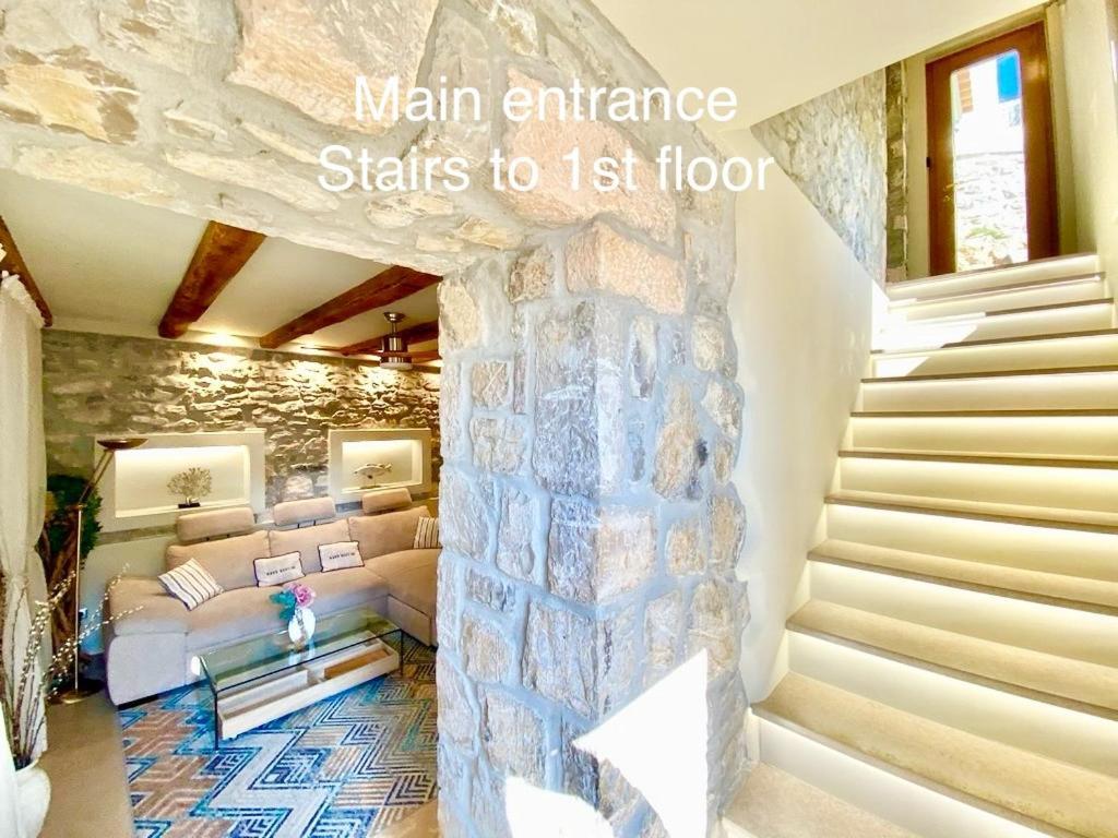 Villasonboard Rock Villa 3 Bed, 3 Bath, Jacuzzi, Seaside Ermioni Exterior photo