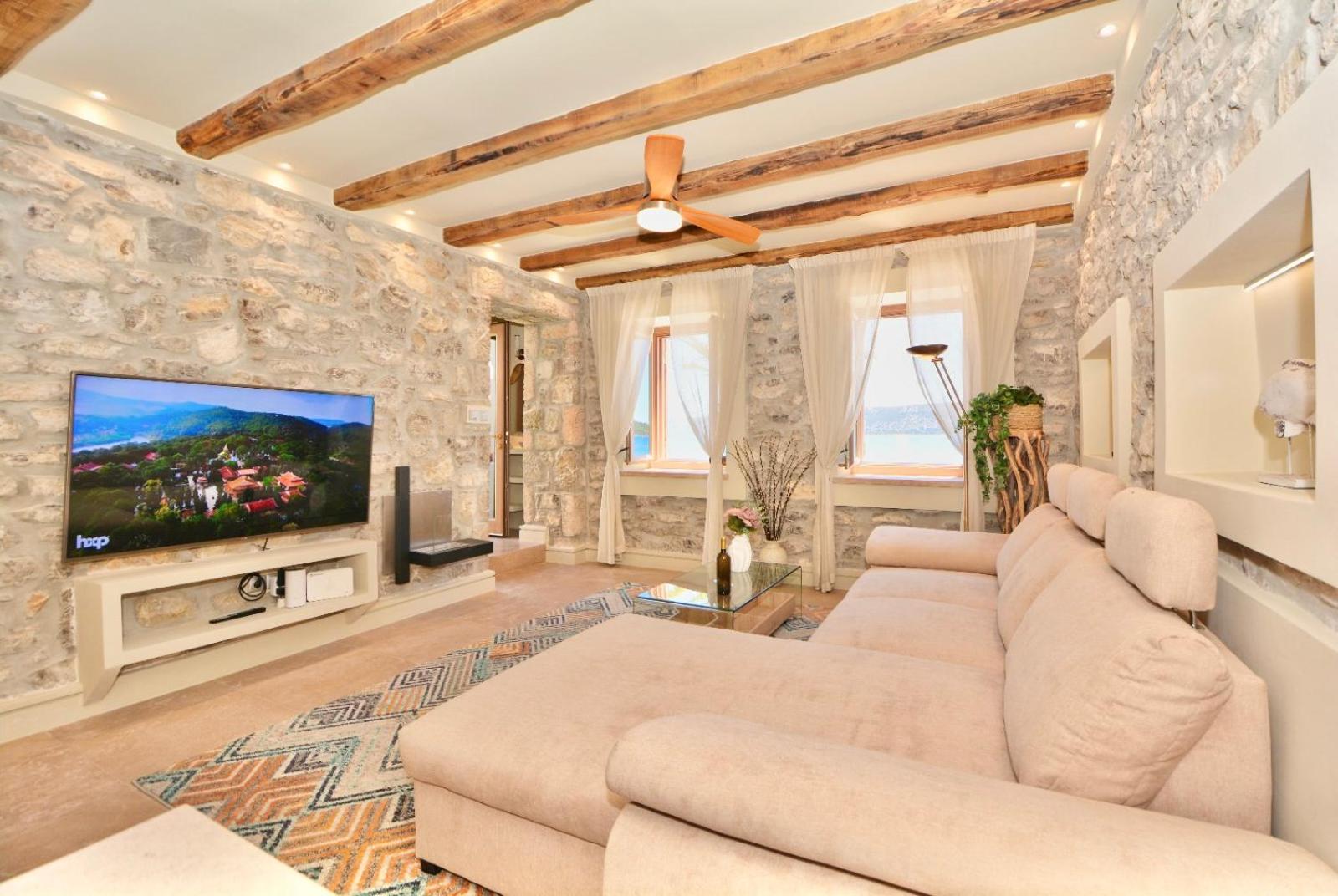 Villasonboard Rock Villa 3 Bed, 3 Bath, Jacuzzi, Seaside Ermioni Exterior photo
