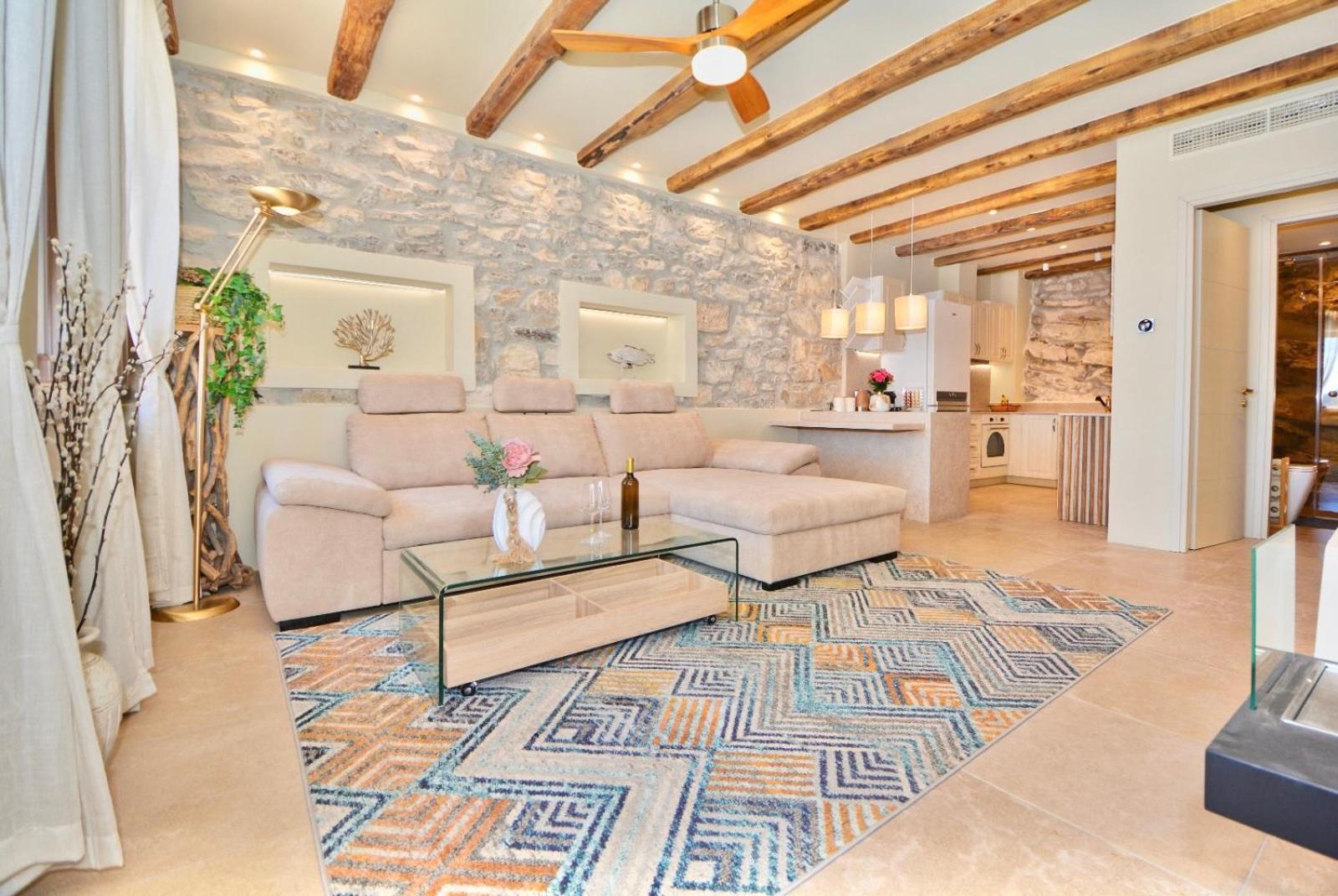 Villasonboard Rock Villa 3 Bed, 3 Bath, Jacuzzi, Seaside Ermioni Exterior photo